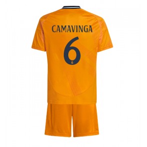 Billiga Real Madrid Eduardo Camavinga #6 Bortatröja Barn 2024-25 Kortärmad (+ Korta byxor)